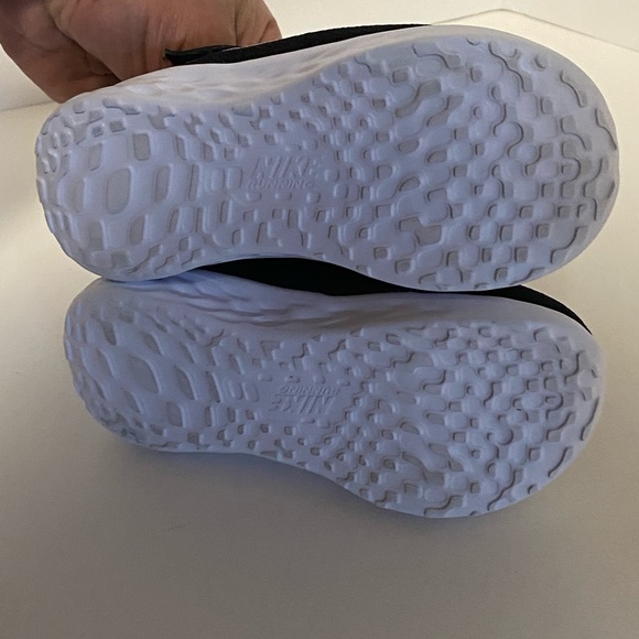 Nike Revolution 6 Good Condition Toddler 8C - Picture 6 of 14